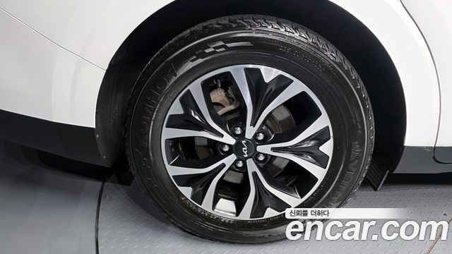 Kia Canival 2023 — photo 5
