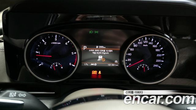 Kia Canival 2023 — photo 11