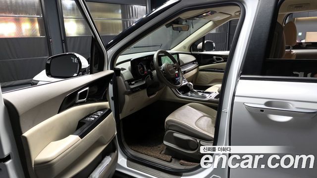 Kia Canival 2023 — photo 13