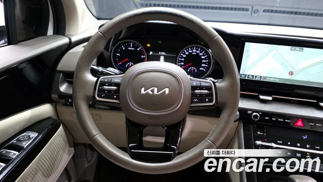Kia Canival 2023 — photo 19
