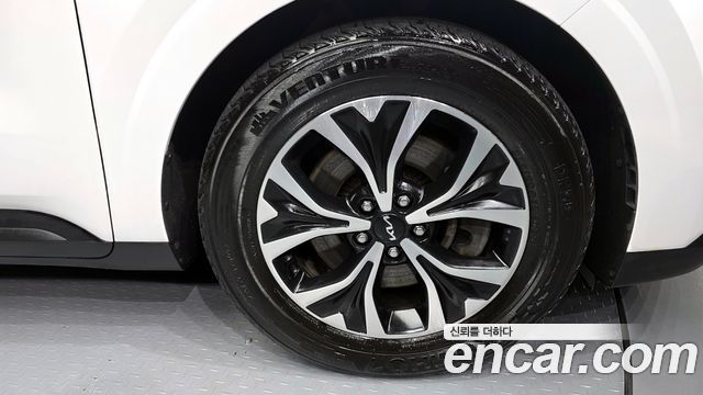 Kia Canival 2023 — photo 7