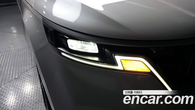 Kia Canival 2023 — photo 8