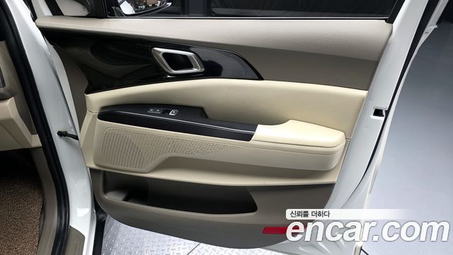 Kia Canival 2023 — photo 14