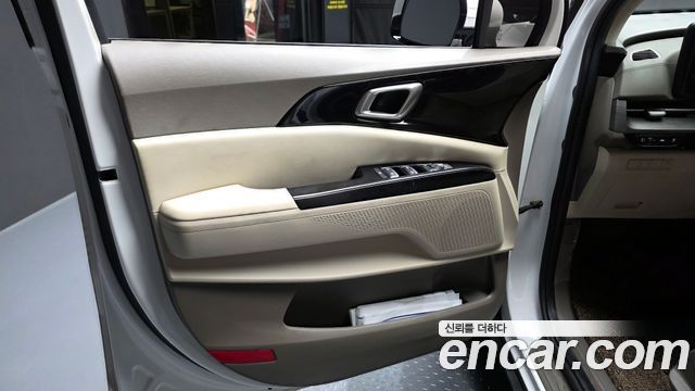 Kia Canival 2023 — photo 15