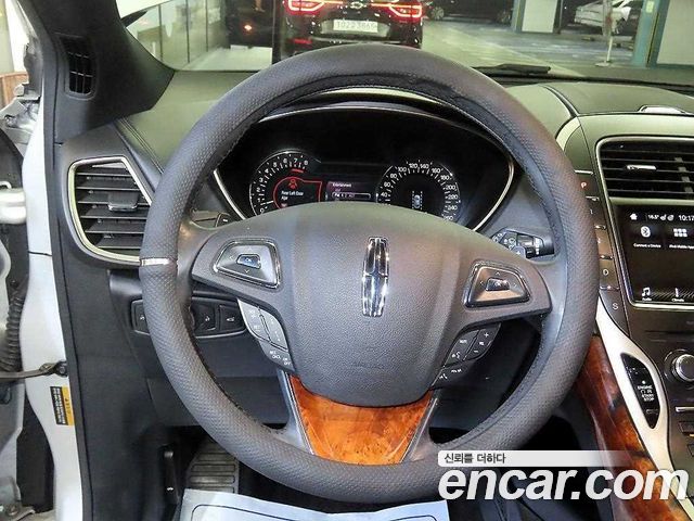 Lincoln MKX 2018 — photo 8