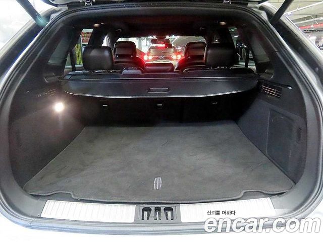 Lincoln MKX 2018 — photo 16