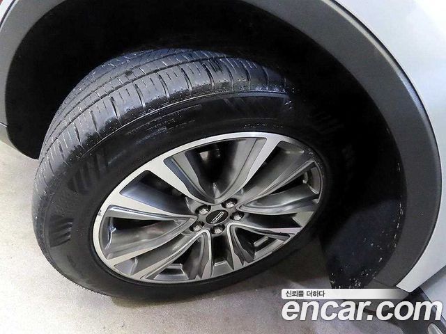 Lincoln MKX 2018 — photo 20