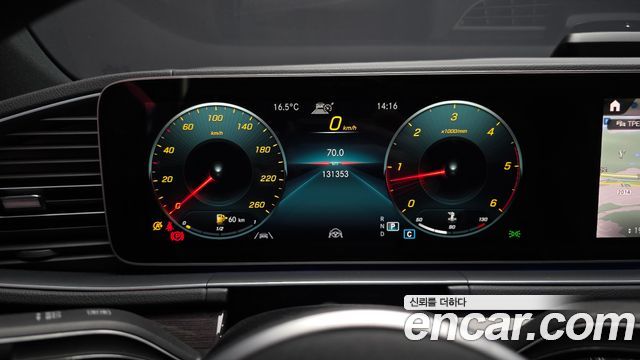 Mercedes-Benz GLE-Class 2021 — photo 11