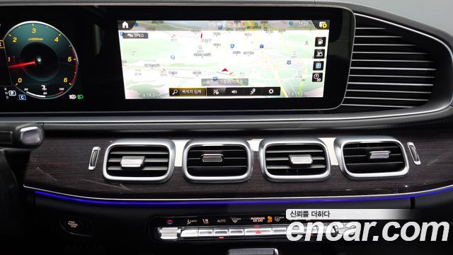 Mercedes-Benz GLE-Class 2021 — photo 19