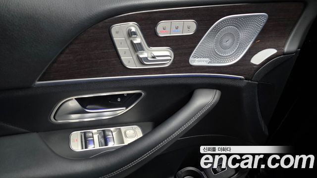 Mercedes-Benz GLE-Class 2021 — photo 26