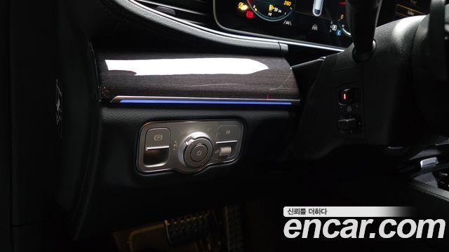 Mercedes-Benz GLE-Class 2021 — photo 33