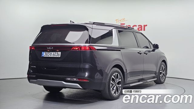 Kia Canival 2023 — photo 2