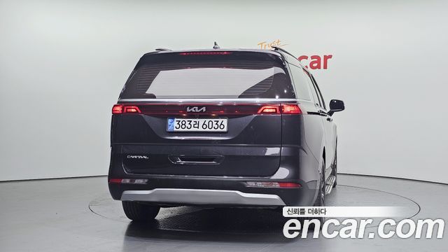 Kia Canival 2023 — photo 4