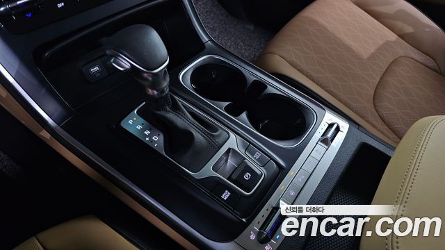 Kia Canival 2023 — photo 9