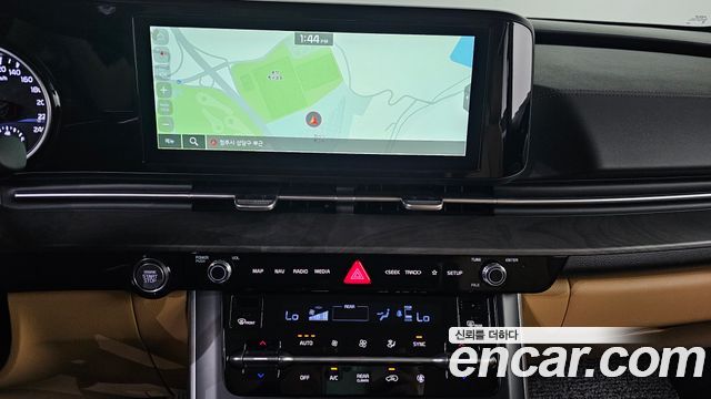 Kia Canival 2023 — photo 16