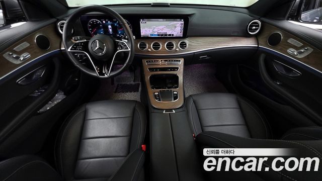 Mercedes-Benz E-Class 2021 — photo 10
