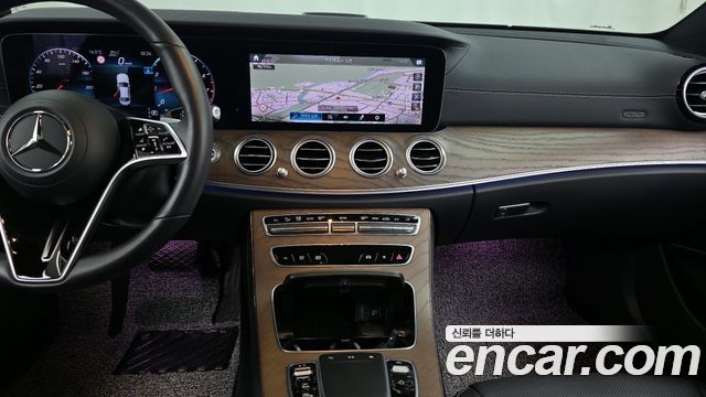 Mercedes-Benz E-Class 2021 — photo 20