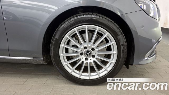 Mercedes-Benz E-Class 2021 — photo 7