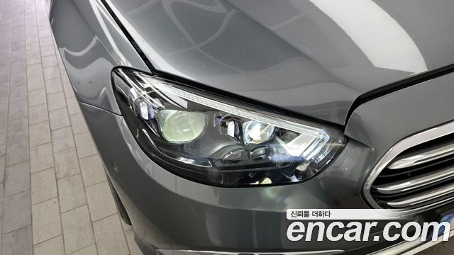 Mercedes-Benz E-Class 2021 — photo 8