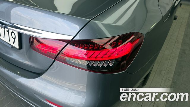 Mercedes-Benz E-Class 2021 — photo 9