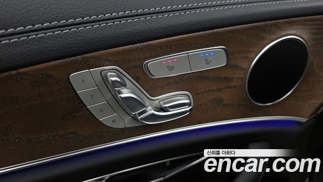 Mercedes-Benz E-Class 2021 — photo 28