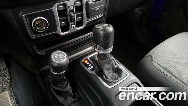 Jeep Wrangler 2018 — photo 9