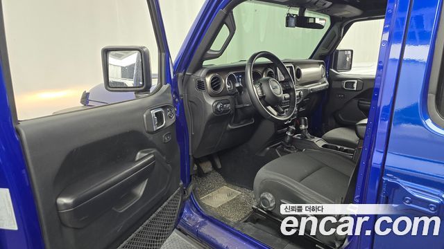 Jeep Wrangler 2018 — photo 10