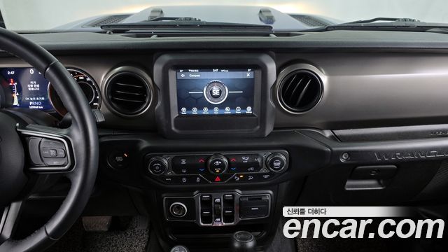 Jeep Wrangler 2018 — photo 12