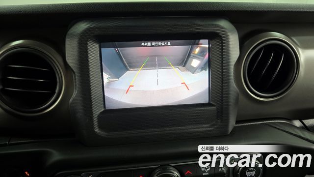 Jeep Wrangler 2018 — photo 14