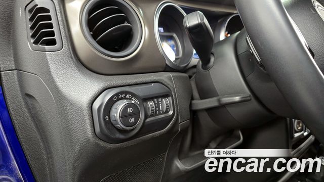 Jeep Wrangler 2018 — photo 19