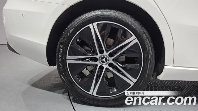 Mercedes-Benz A-Class 2024 — photo 5