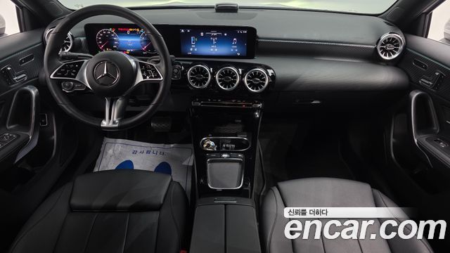 Mercedes-Benz A-Class 2024 — photo 10