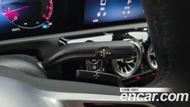 Mercedes-Benz A-Class 2024 — photo 12