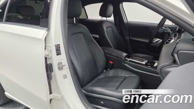 Mercedes-Benz A-Class 2024 — photo 18