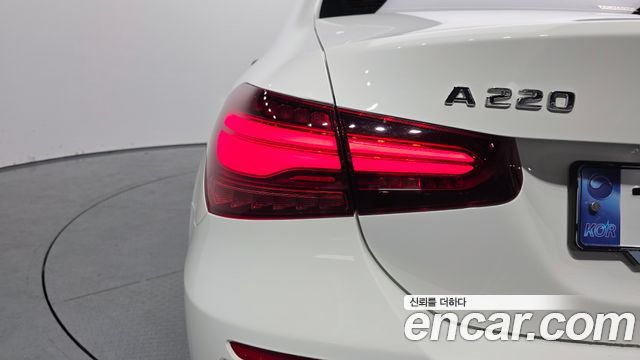 Mercedes-Benz A-Class 2024 — photo 9