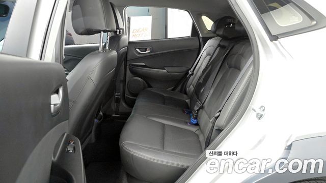 Hyundai Kona 2021 — photo 12