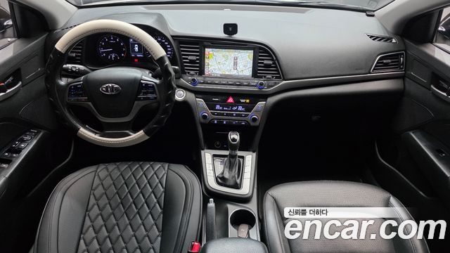 Hyundai AVANTE 2016 — photo 10