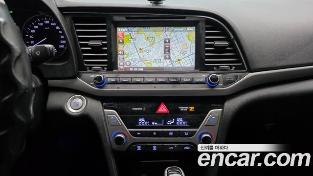 Hyundai AVANTE 2016 — photo 24