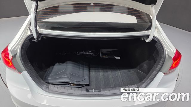 Hyundai AVANTE 2016 — photo 30