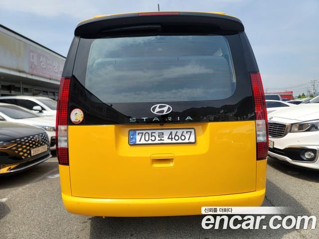 Hyundai Staria 2025 — photo 4