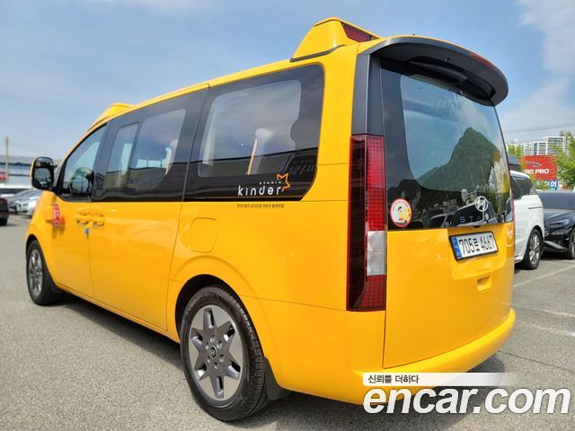 Hyundai Staria 2025 — photo 5