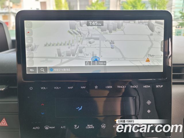 Hyundai Staria 2025 — photo 9