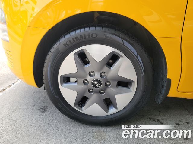 Hyundai Staria 2025 — photo 14