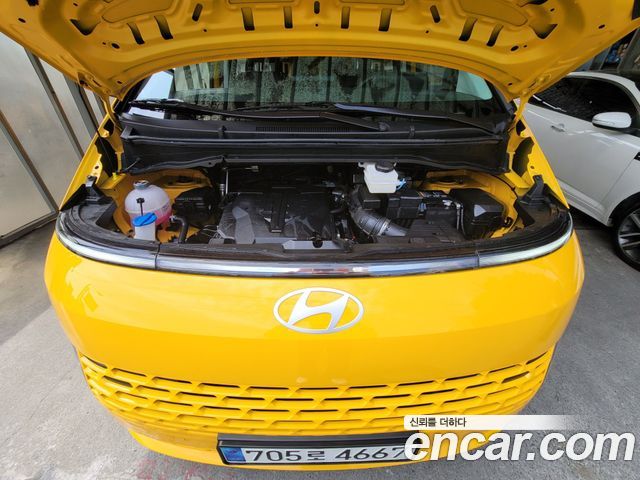 Hyundai Staria 2025 — photo 19