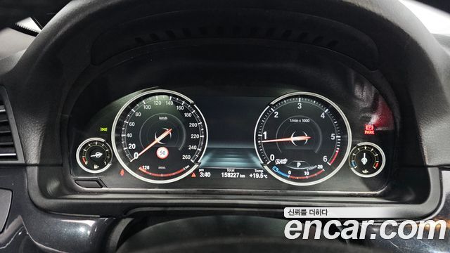 BMW 5-Series 2014 — photo 8