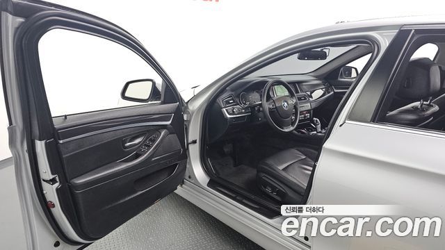 BMW 5-Series 2014 — photo 10