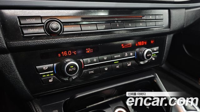 BMW 5-Series 2014 — photo 17