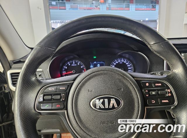 Kia K5 2016 — photo 11