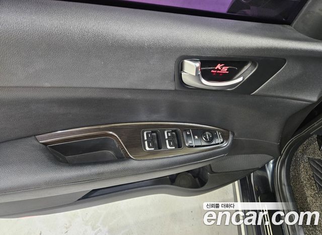 Kia K5 2016 — photo 17
