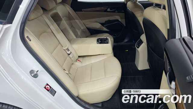 Kia K7 2016 — photo 17